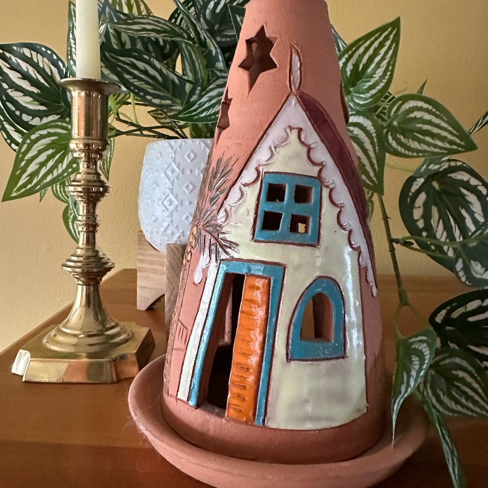 Charming Terracotta House Art Decor tea light/incense burner.